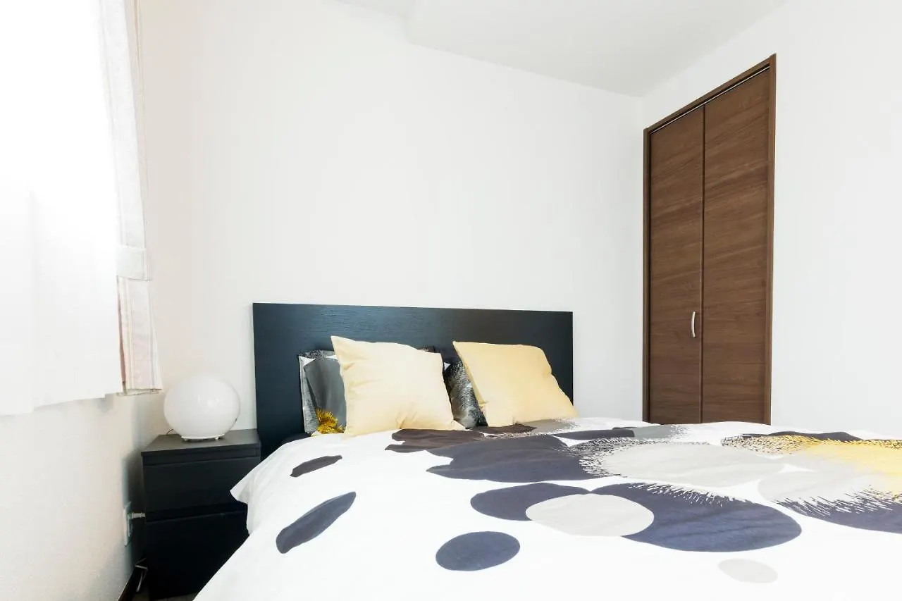 طوكيو Crescent Moon Nakanoshimbashi